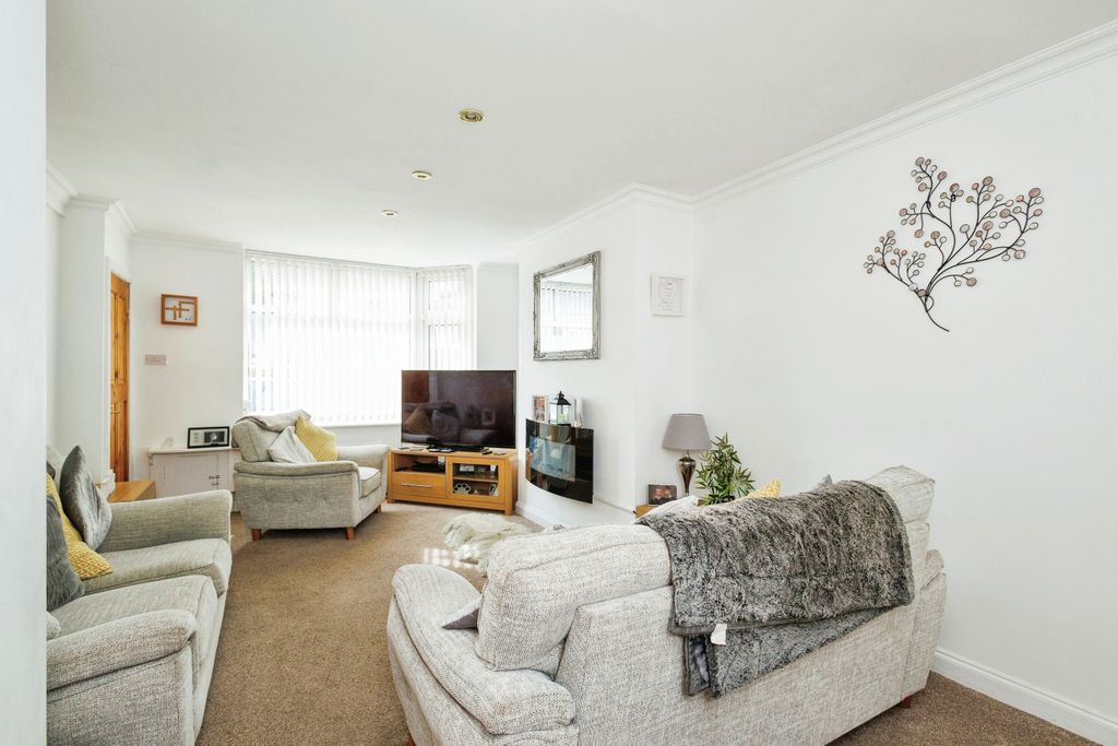 Property photo 3 of 17 Photography