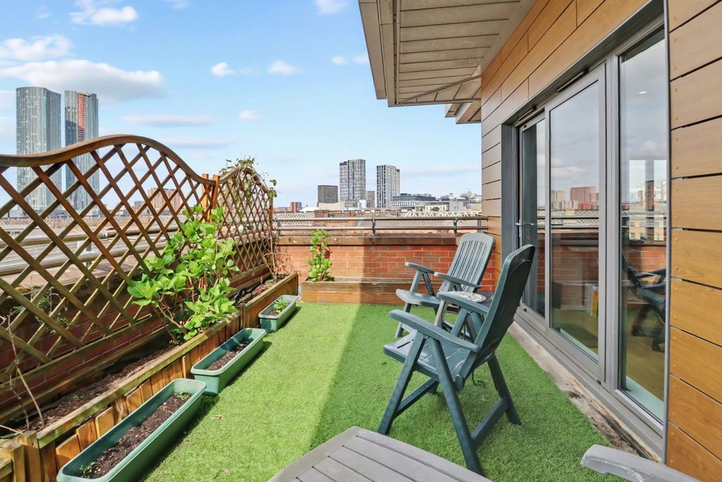 Property photo 1 of 18 Img_3928