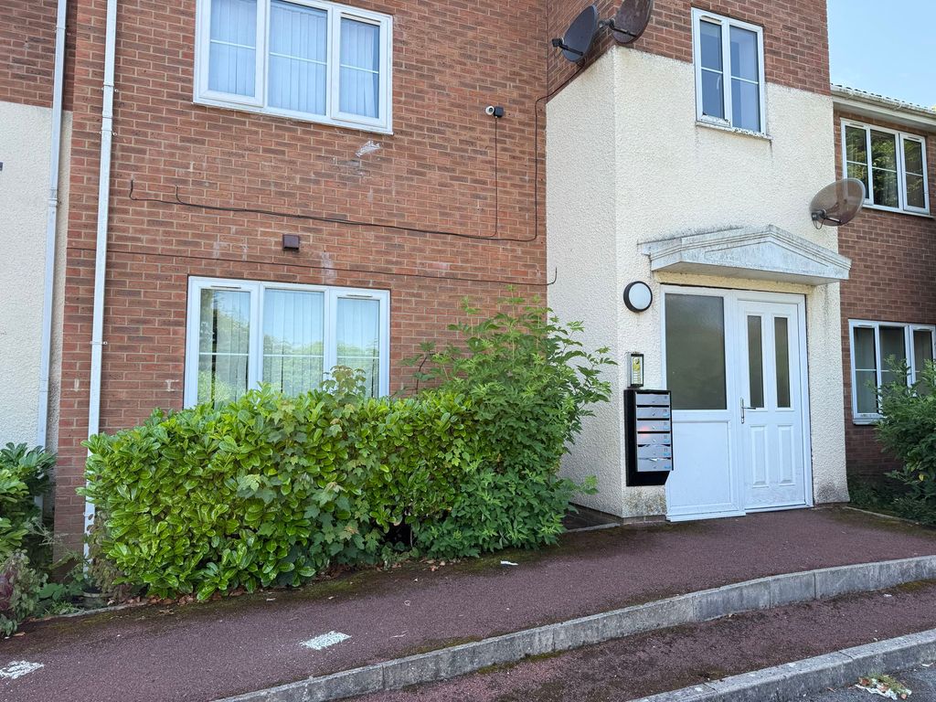 Property photo 3 of 12