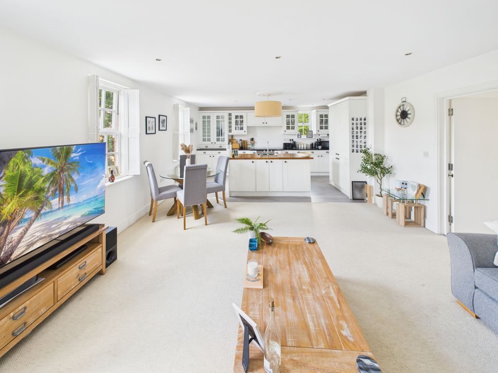 Property photo 3 of 11 Gallery