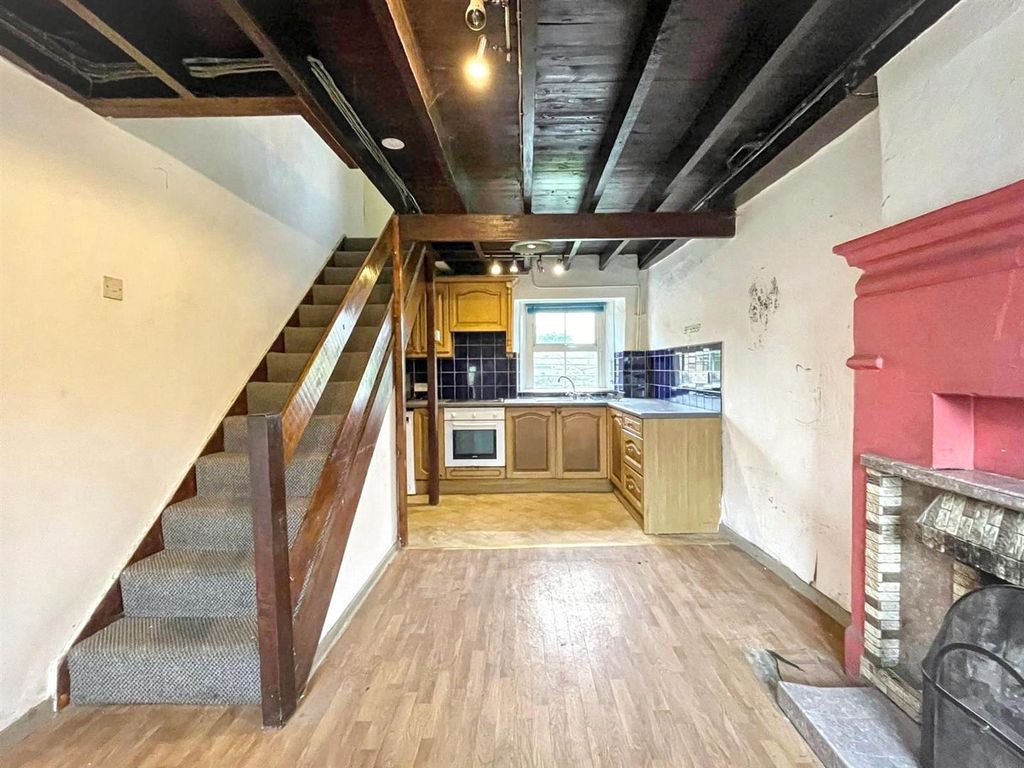 Property photo 2 of 25 1 - Living Kitchen