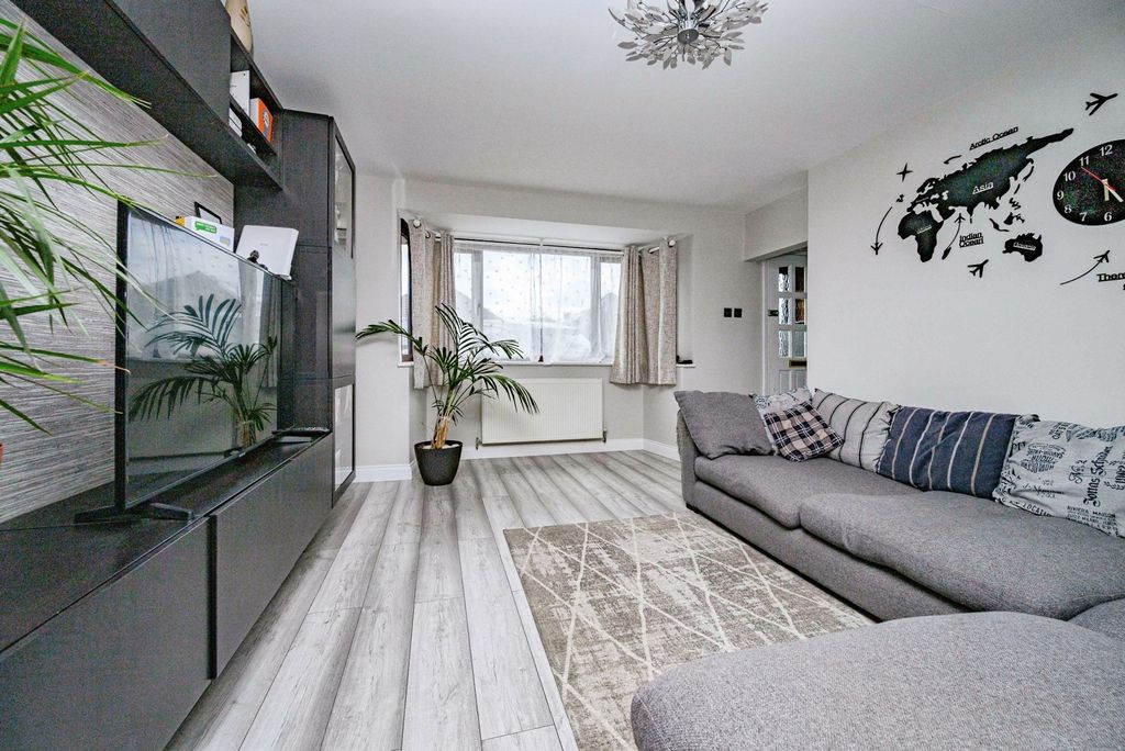 Property photo 2 of 12 Pbox-Img.Jpg