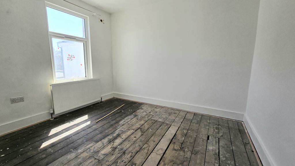 Property photo 3 of 4