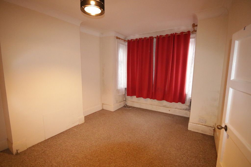 Property photo 3 of 11 Gallery