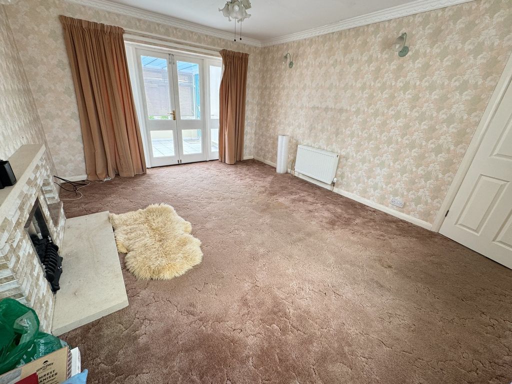 Property photo 3 of 21