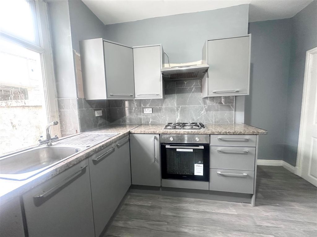 Property photo 2 of 8 125l.Jpg