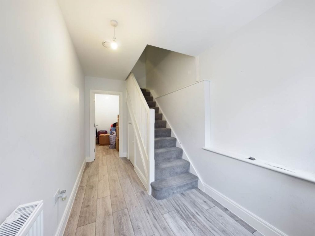 Property photo 3 of 17 Hallway