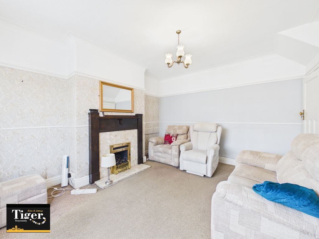 Property photo 3 of 14 Cam03440G0-Pr0564-Still008