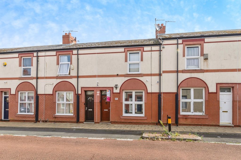 Property photo 1 of 17