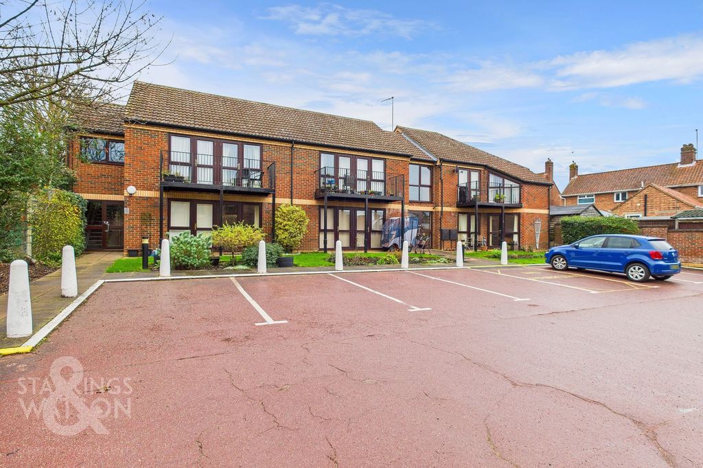 Property photo 3 of 17