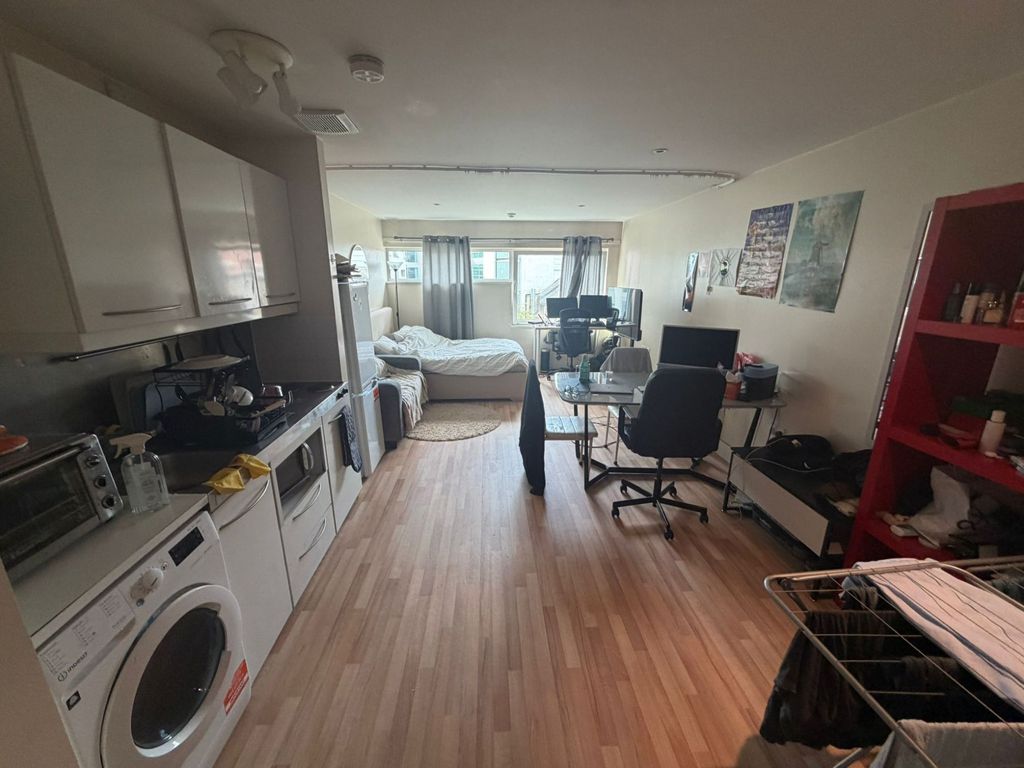Property photo 2 of 7