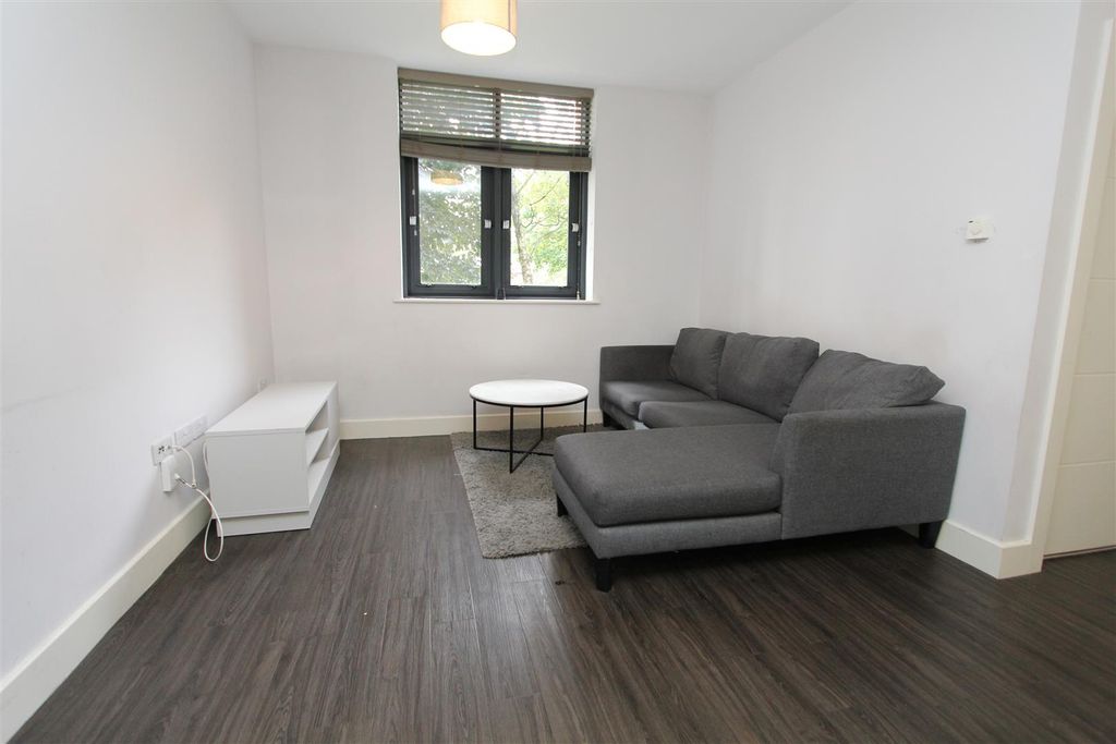 Property photo 2 of 9 Lounge.Jpg