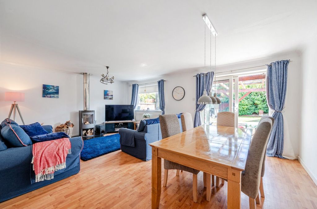 Property photo 2 of 17