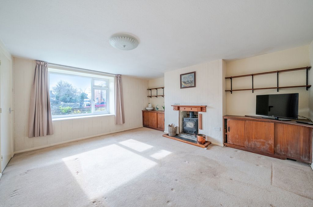 Property photo 3 of 15 Sitting Room