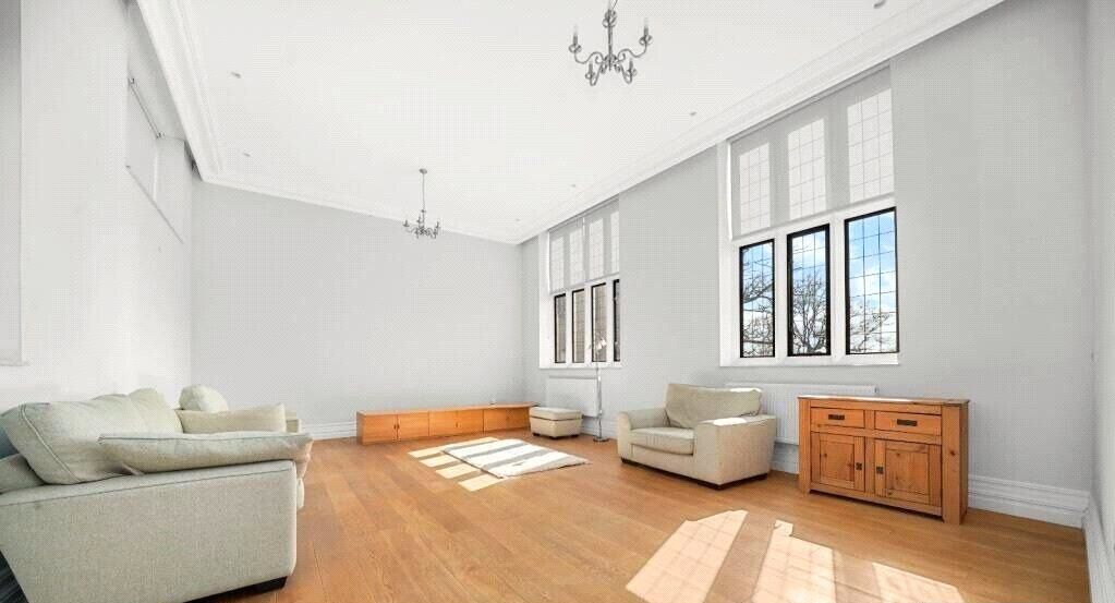 Property photo 1 of 11 Photo 7