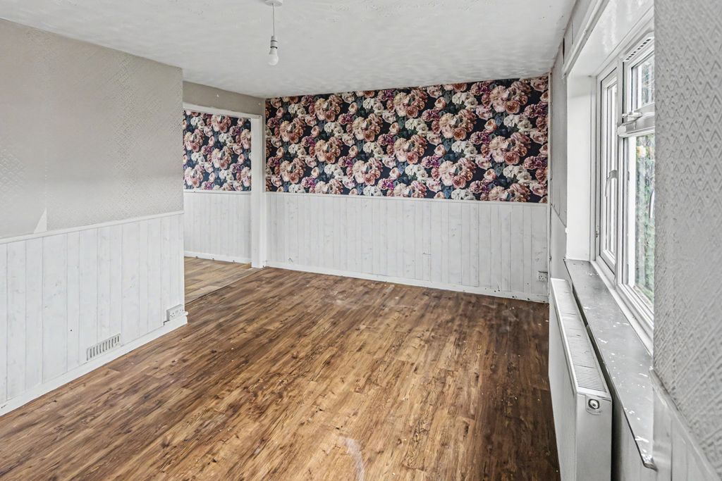 Property photo 3 of 20 6 Methuen Way, Corsham, Wiltshire, Sn13 0Ea