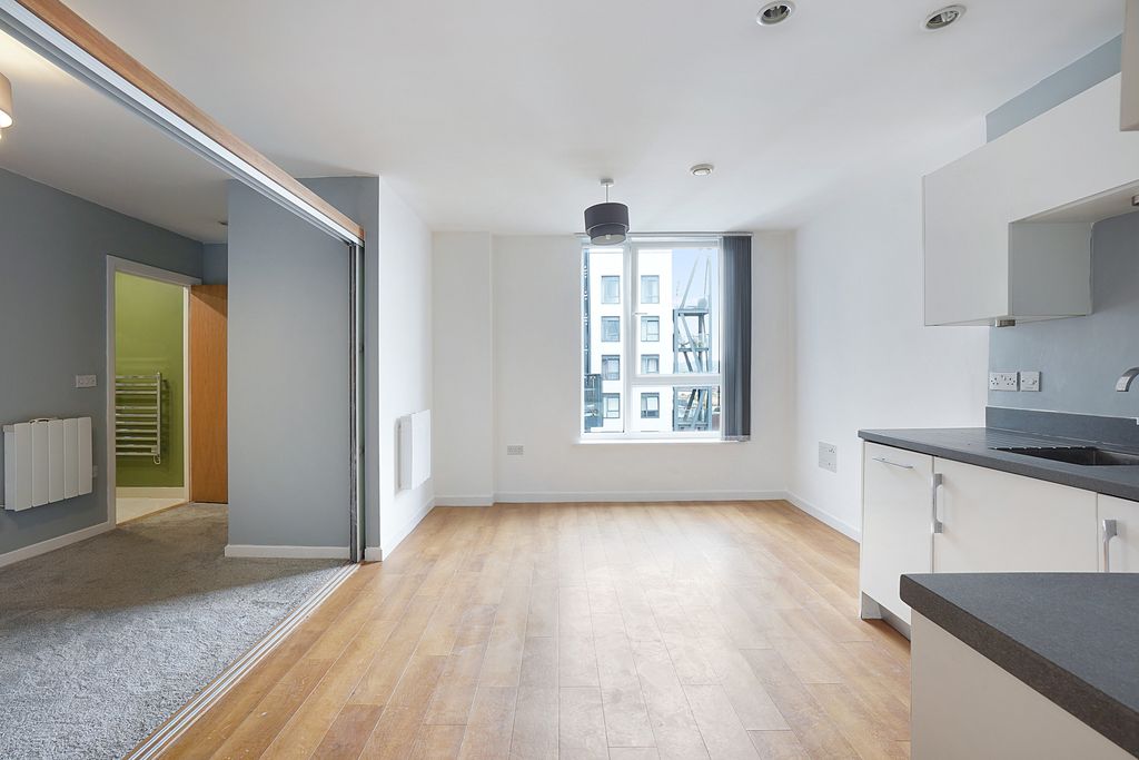 Property photo 2 of 7 Lounge/Kitchen