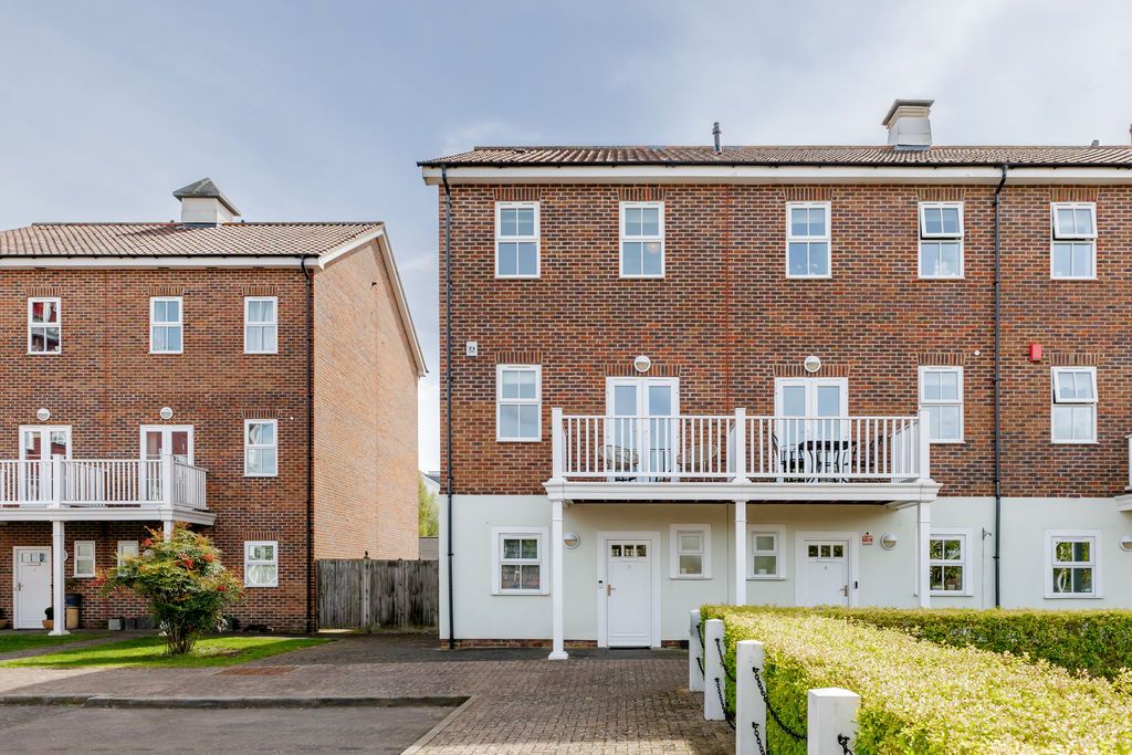 Property photo 1 of 49 Ivy Gate