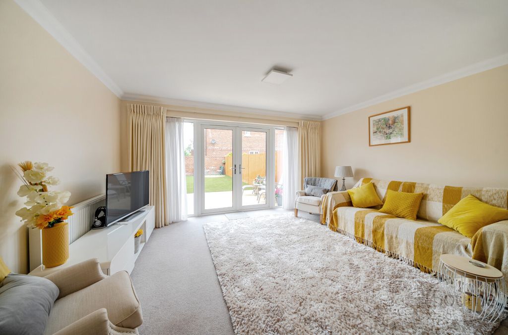 Property photo 2 of 14 4A2F7250-271d-491...