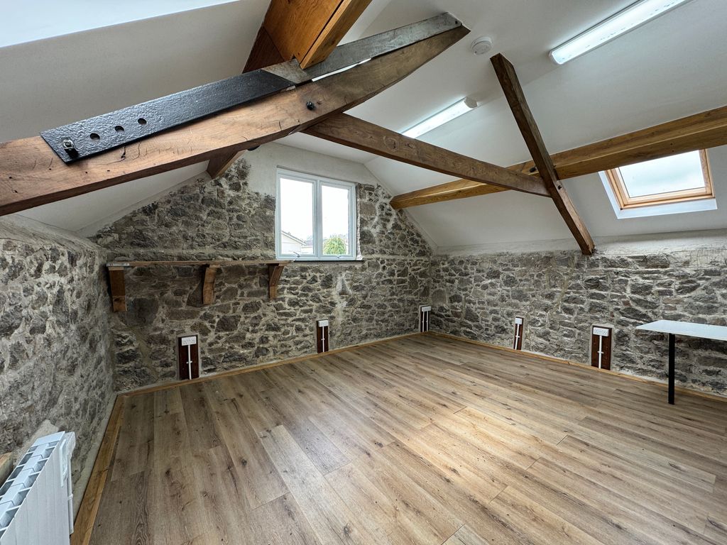 Property photo 2 of 4