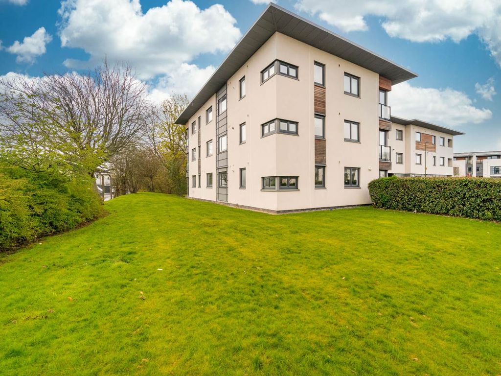 Property photo 3 of 20 Ext 3 23