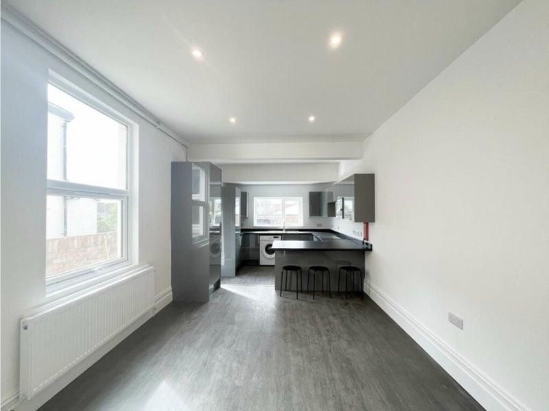 Property photo 3 of 9 Communal Area