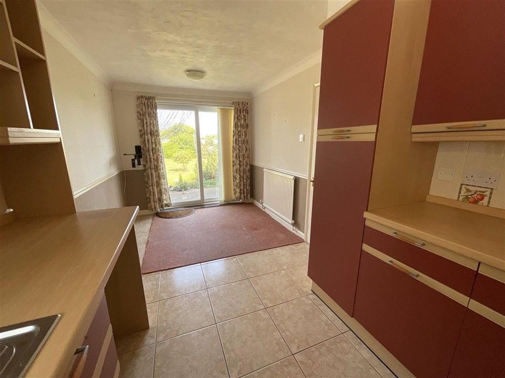 Property photo 3 of 11 Kitchen/Diner