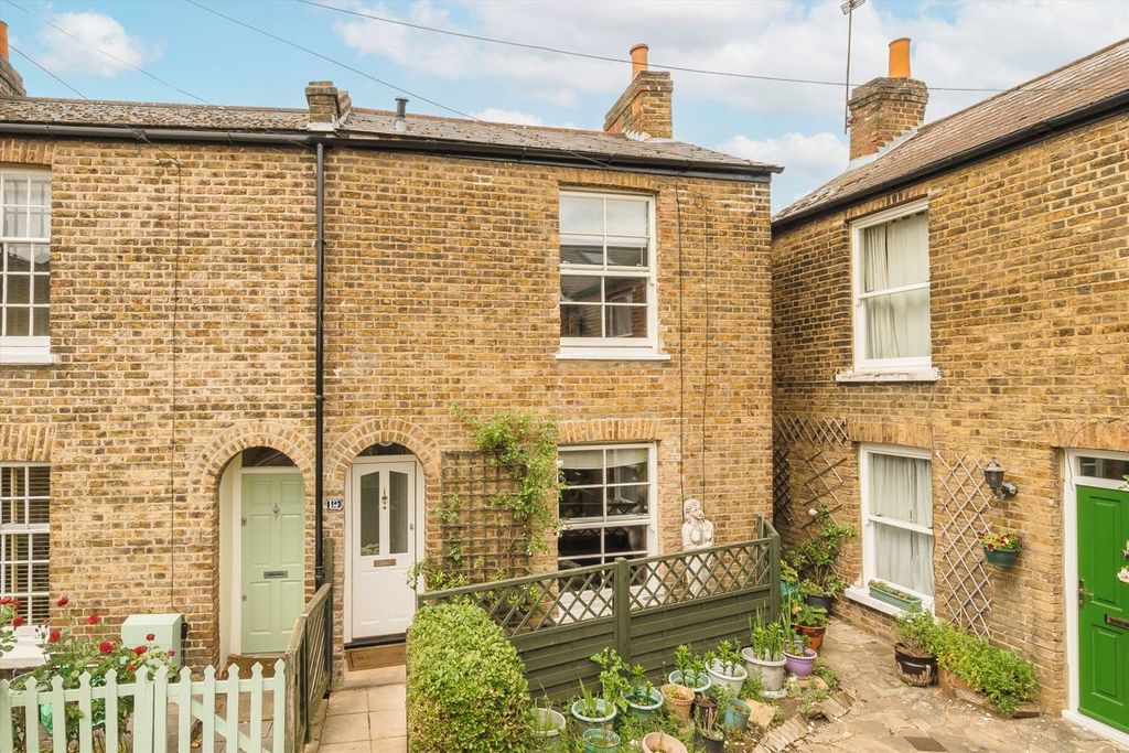 Property photo 1 of 9