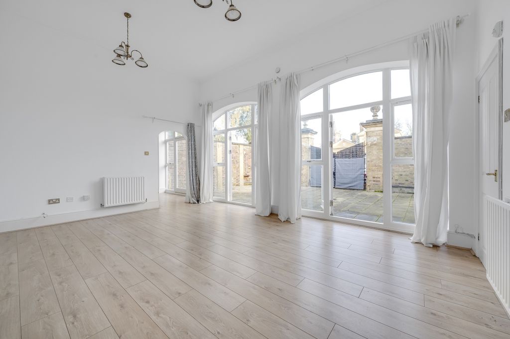 Property photo 1 of 18 Kfh-Coach_House_3_Ro