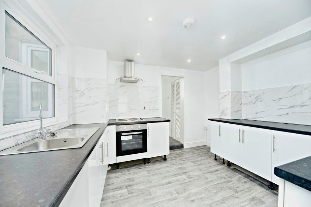 Property photo 3 of 17 Photography