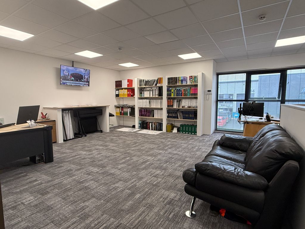 Property photo 3 of 4