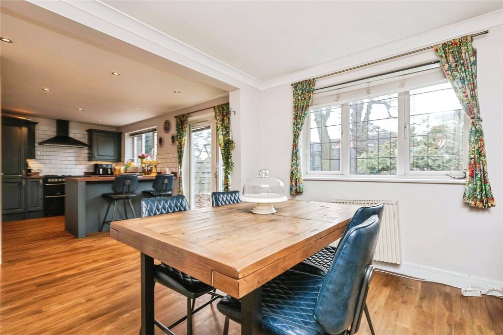 Property photo 3 of 18 Picture No. 15