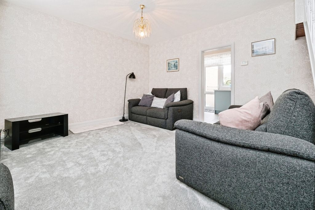 Property photo 2 of 20 Pbox-Img.Jpg