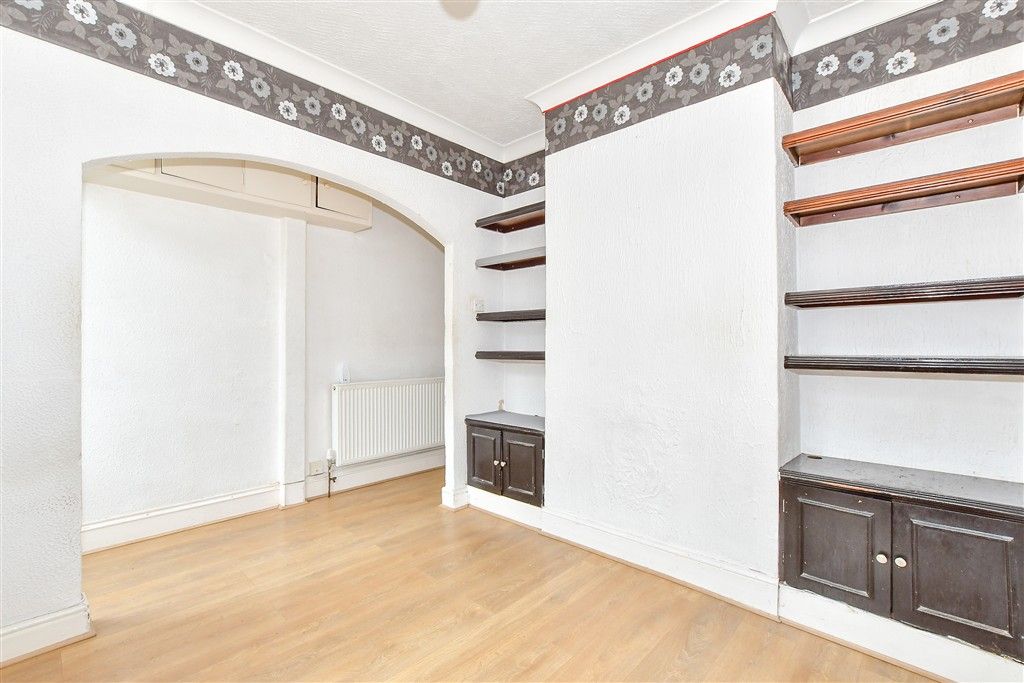 Property photo 3 of 7 Lounge