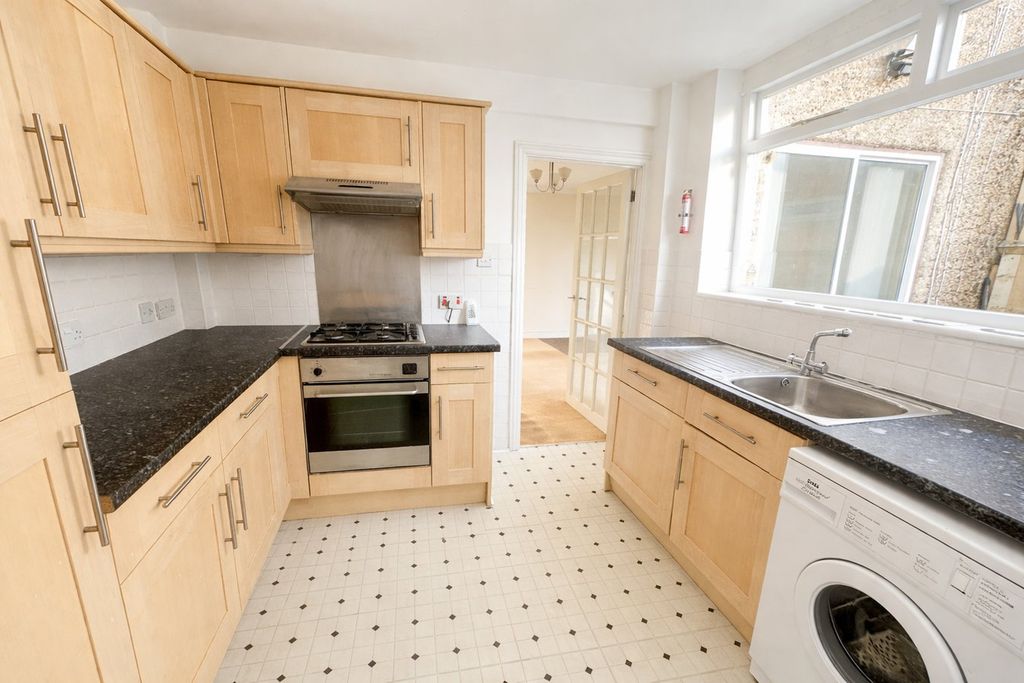 Property photo 3 of 5