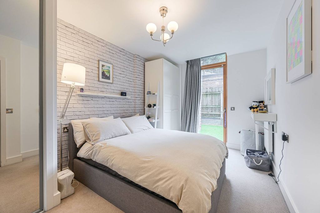 Property photo 3 of 22