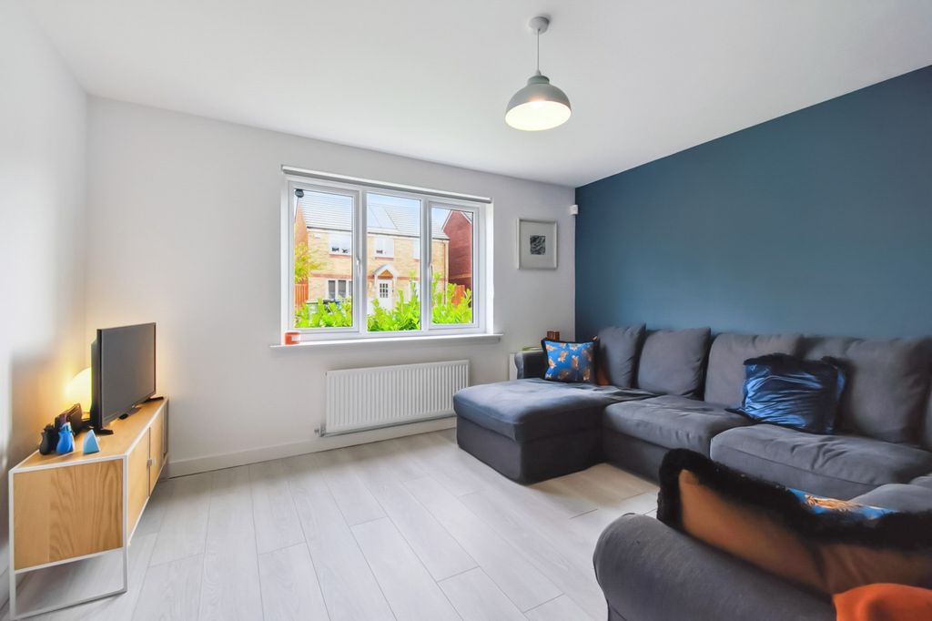 Property photo 2 of 22