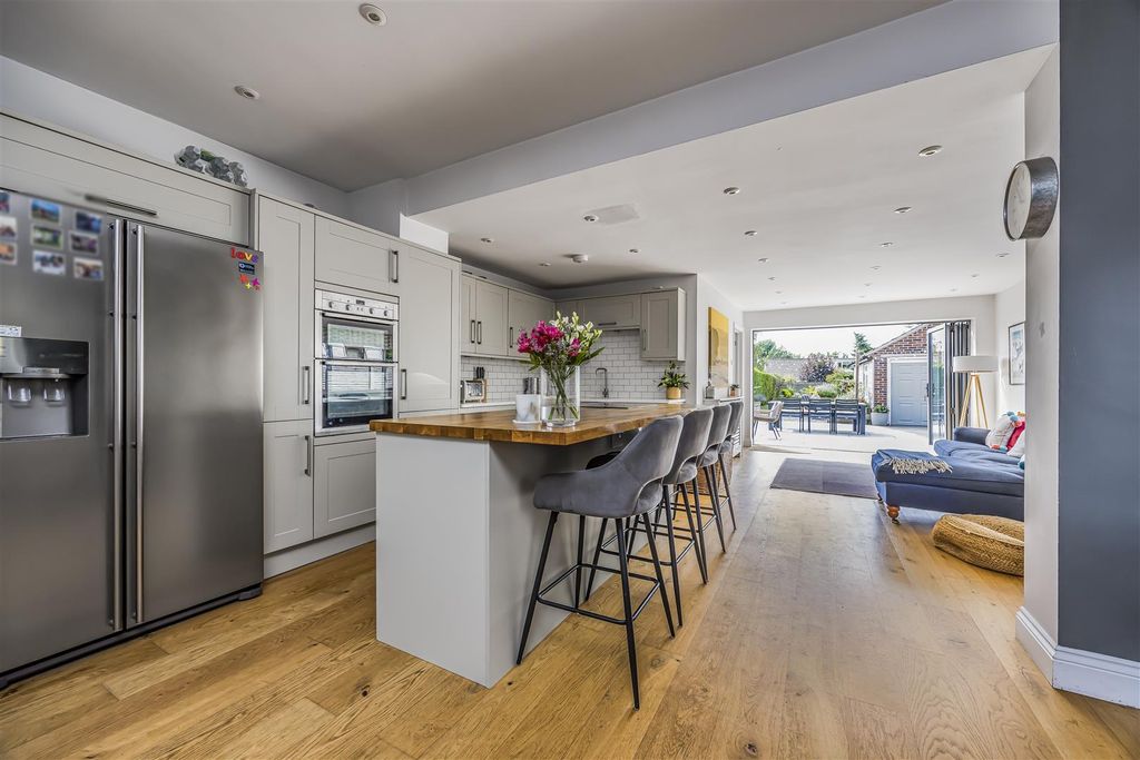 Property photo 2 of 34 26 Breach Avenue, Southbourne-Porticomarketing-Nex