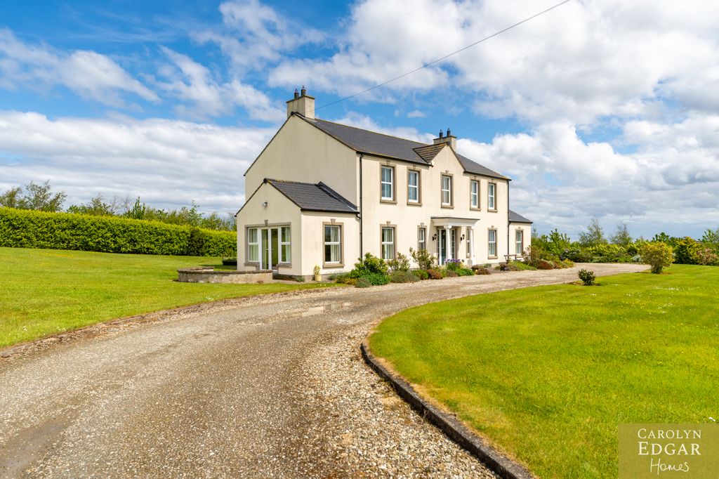 Property photo 1 of 65 027