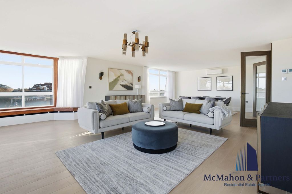 Property photo 1 of 32