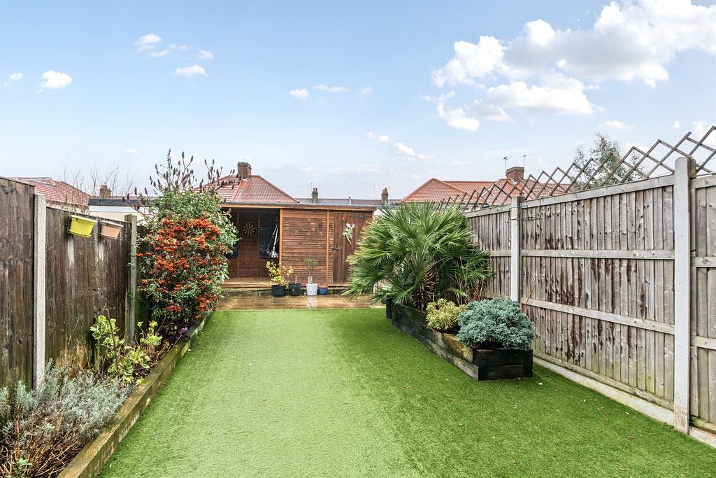 Property photo 2 of 12