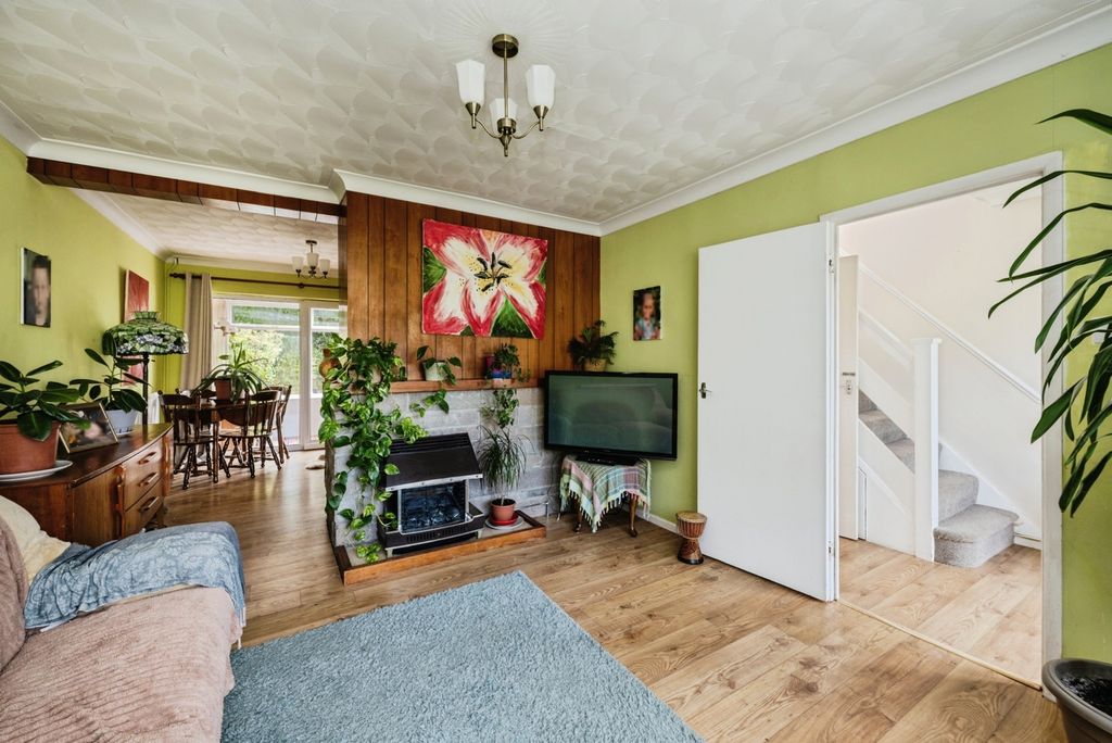 Property photo 3 of 24 Pbox-Img.Jpg
