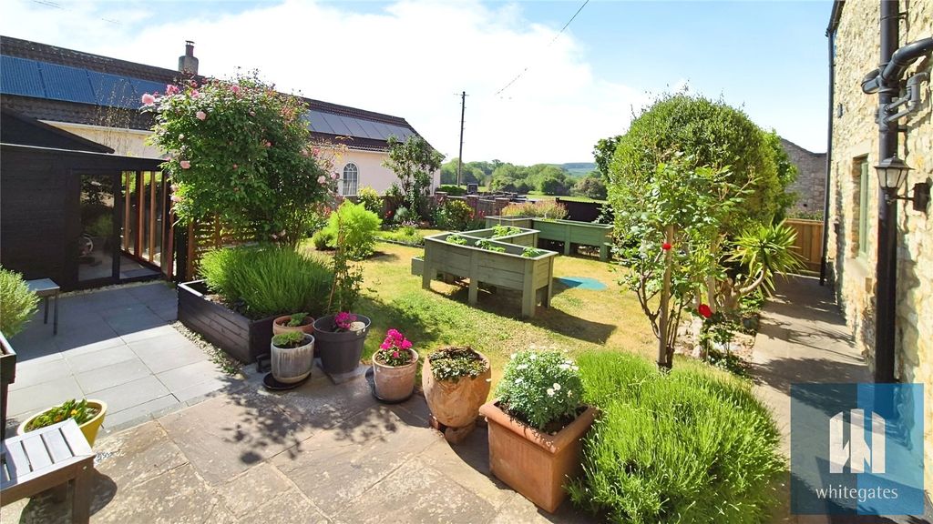 Property photo 1 of 38 Picture No. 82
