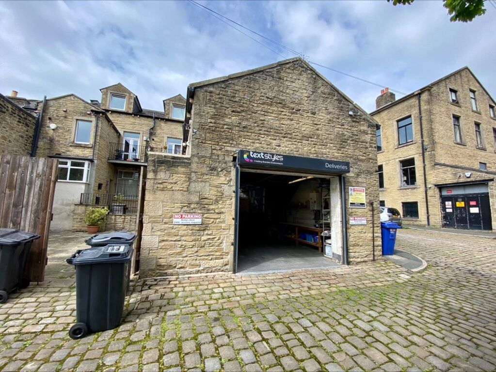 Property photo 2 of 34