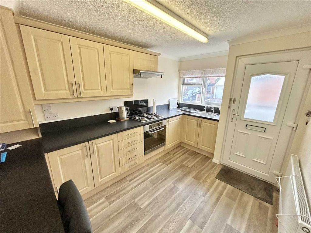 Property photo 3 of 15 Kitchen