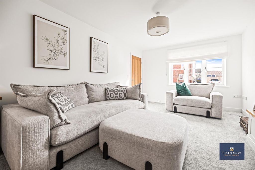 Property photo 3 of 45 Living Room