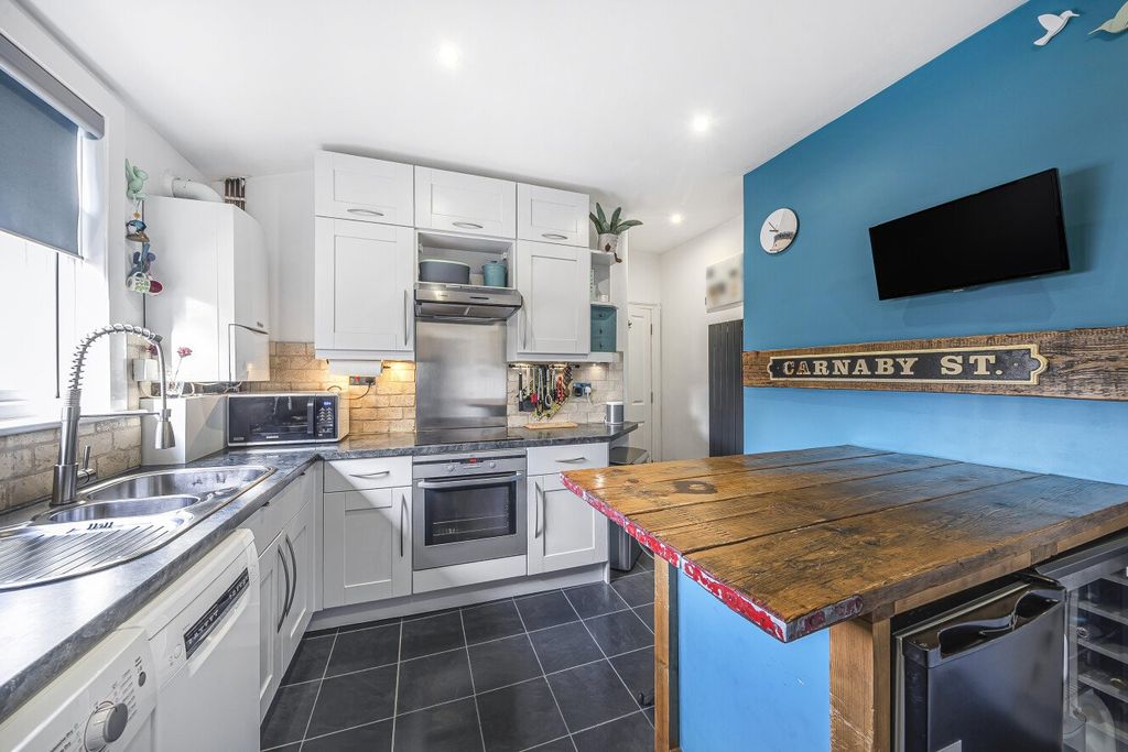 Property photo 2 of 14 Picture No. 09