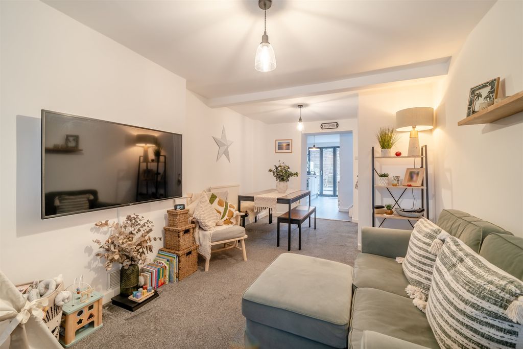 Property photo 3 of 19