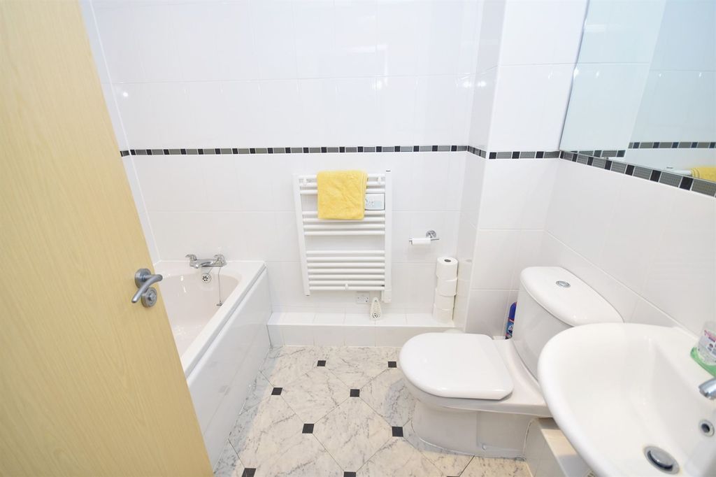 Additional image 7 of 2 bed flat for salePavilion Way, Macclesfield SK10