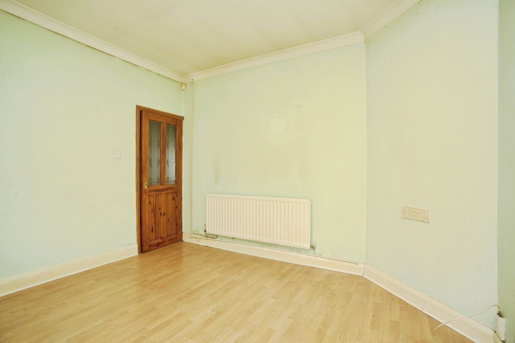 Property photo 3 of 15 Sitting Room